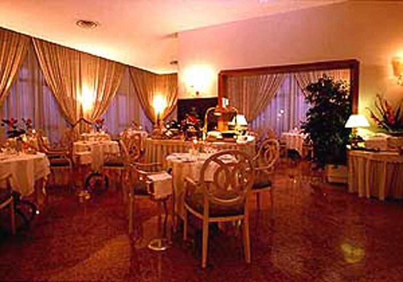 Hotel Nh Ancona Esterno foto